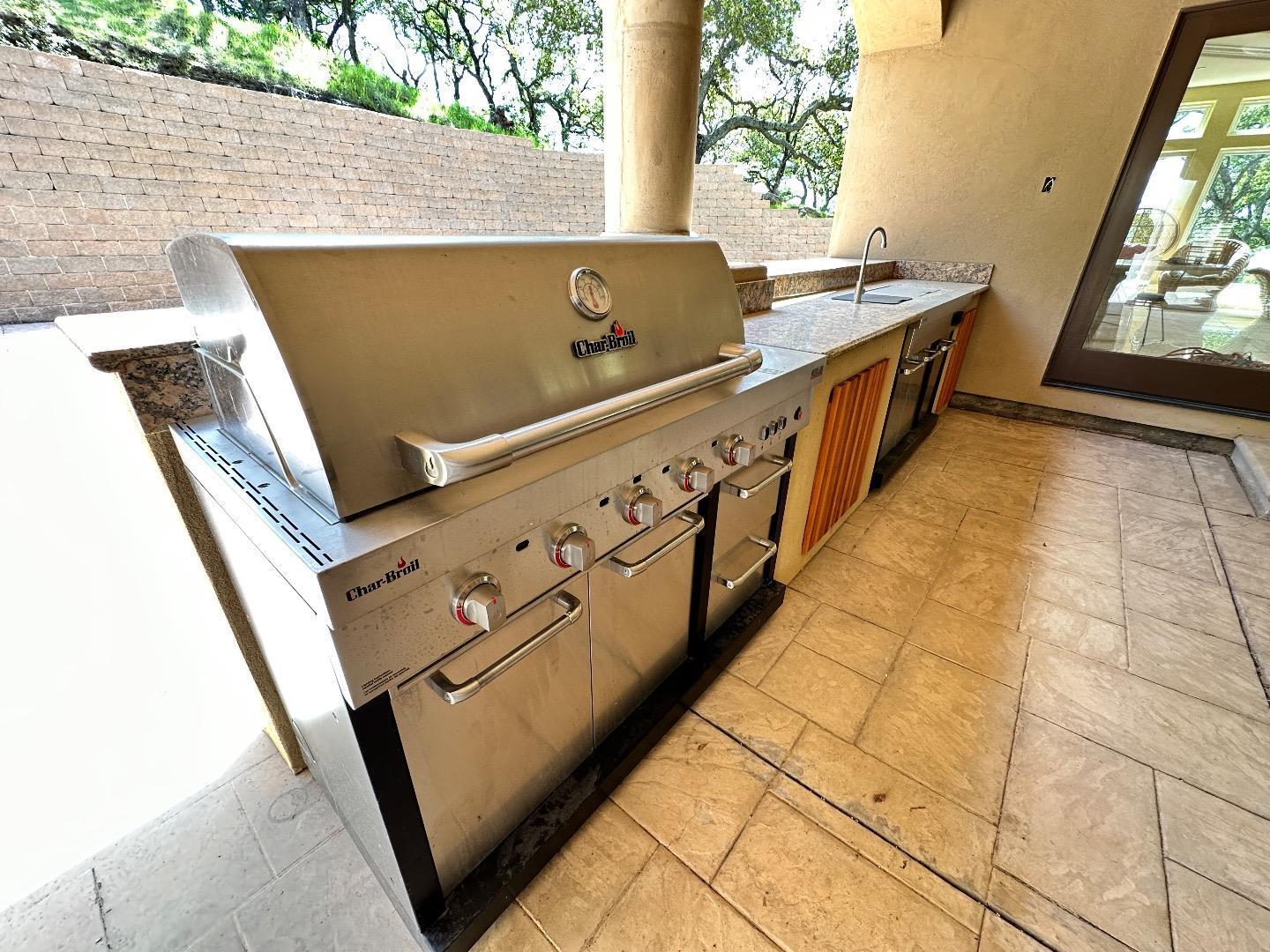 Detail Gallery Image 20 of 26 For 734 Bridle Ridge Ct, Fairfield,  CA 94534 - 5 Beds | 6 Baths