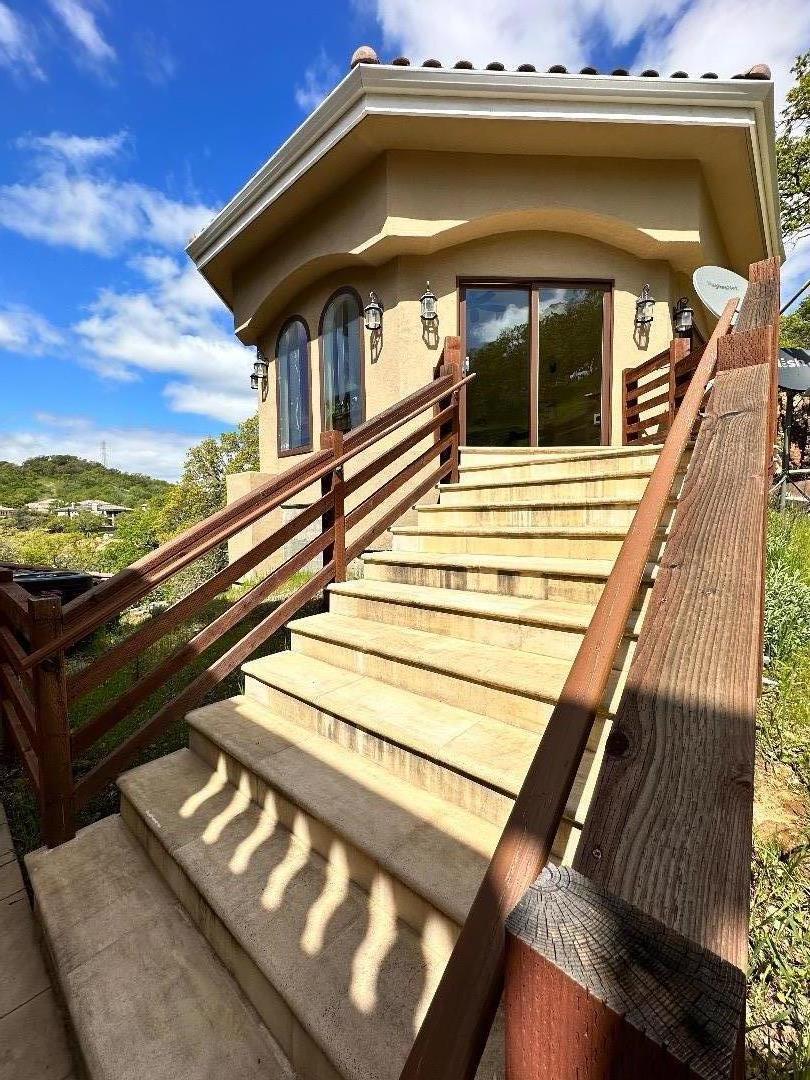 Detail Gallery Image 22 of 26 For 734 Bridle Ridge Ct, Fairfield,  CA 94534 - 5 Beds | 6 Baths