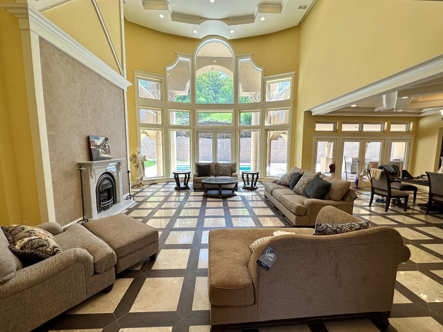 Detail Gallery Image 3 of 26 For 734 Bridle Ridge Ct, Fairfield,  CA 94534 - 5 Beds | 6 Baths