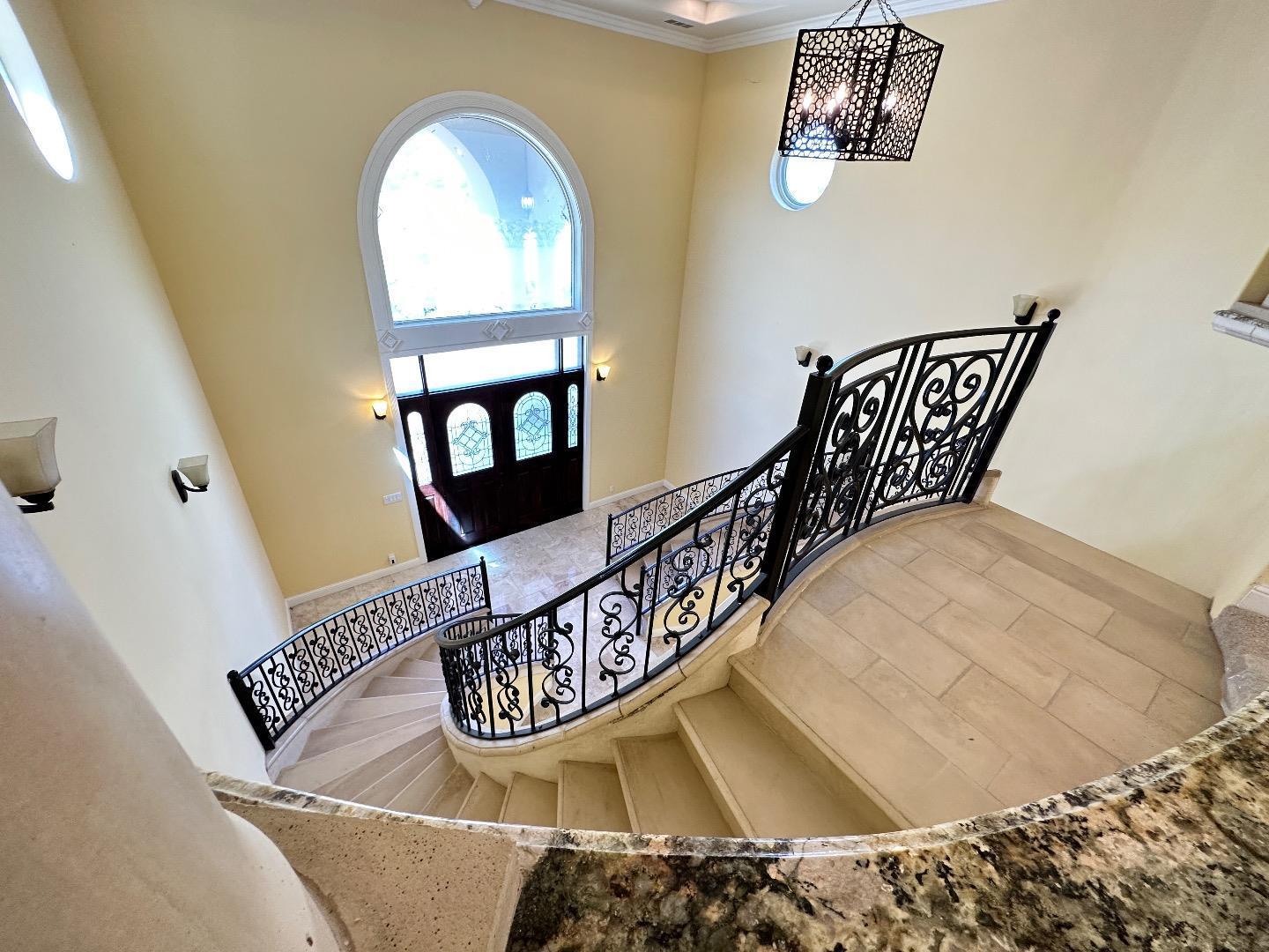 Detail Gallery Image 5 of 26 For 734 Bridle Ridge Ct, Fairfield,  CA 94534 - 5 Beds | 6 Baths