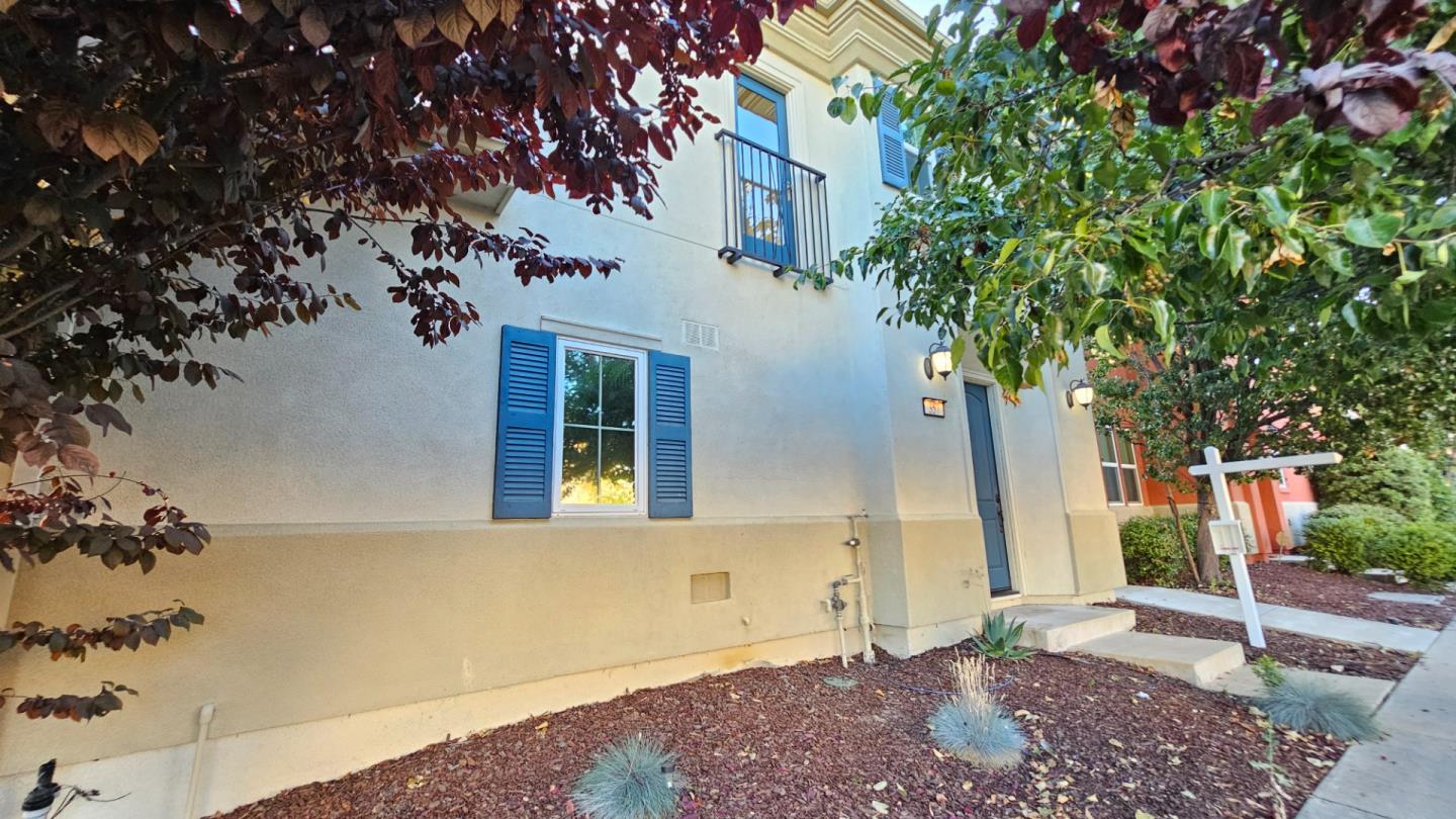Detail Gallery Image 5 of 17 For 357 Cortona Way, Brentwood,  CA 94513 - 3 Beds | 2/1 Baths