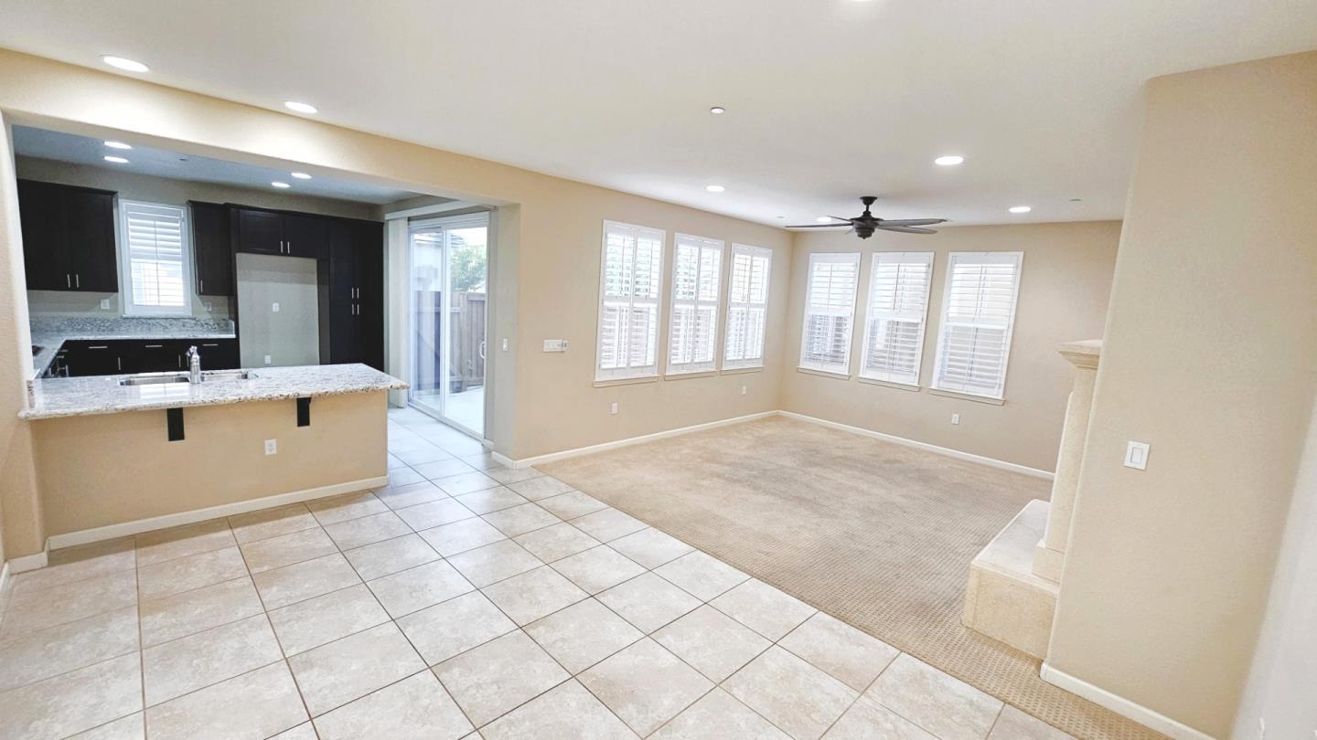 Detail Gallery Image 8 of 17 For 357 Cortona Way, Brentwood,  CA 94513 - 3 Beds | 2/1 Baths