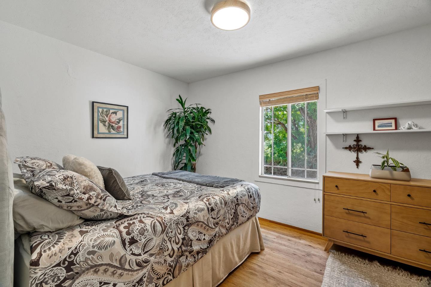 Detail Gallery Image 15 of 67 For 1284 Amesti Rd, Corralitos,  CA 95076 - 3 Beds | 2/1 Baths