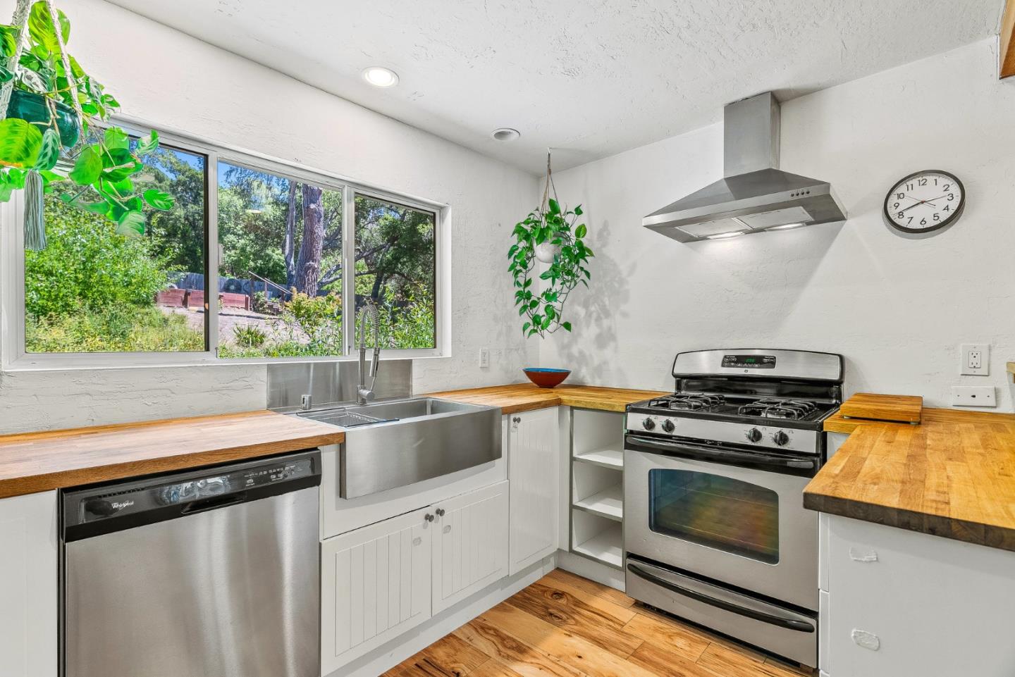 Detail Gallery Image 28 of 67 For 1284 Amesti Rd, Corralitos,  CA 95076 - 3 Beds | 2/1 Baths