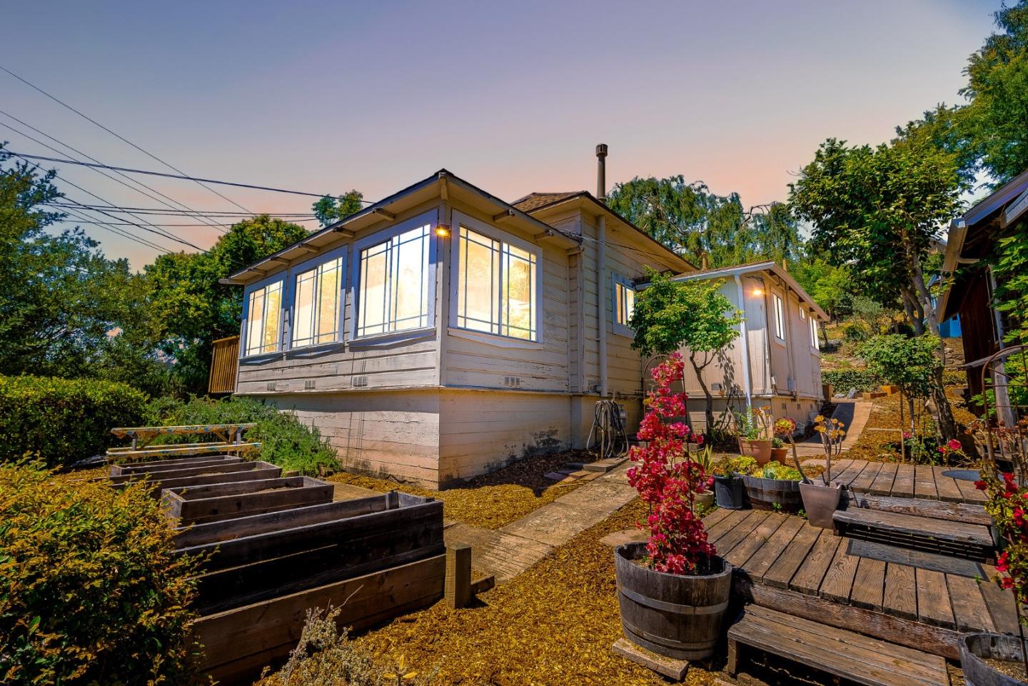 Detail Gallery Image 3 of 67 For 1284 Amesti Rd, Corralitos,  CA 95076 - 3 Beds | 2/1 Baths