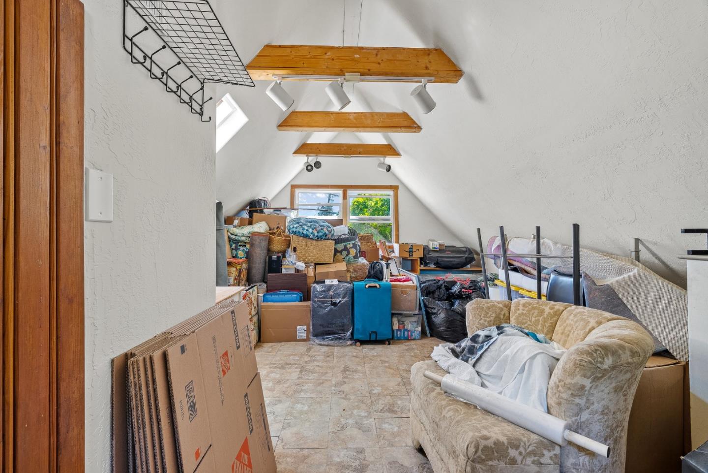 Detail Gallery Image 38 of 67 For 1284 Amesti Rd, Corralitos,  CA 95076 - 3 Beds | 2/1 Baths