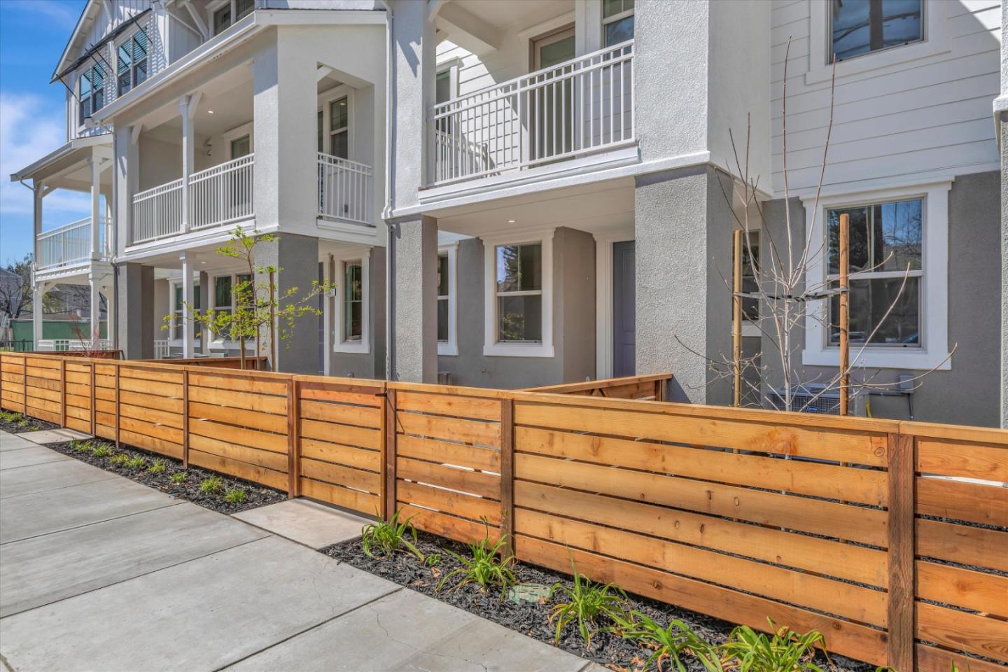 Detail Gallery Image 1 of 13 For 2739 Oak Rd, Walnut Creek,  CA 94597 - 3 Beds | 3/1 Baths