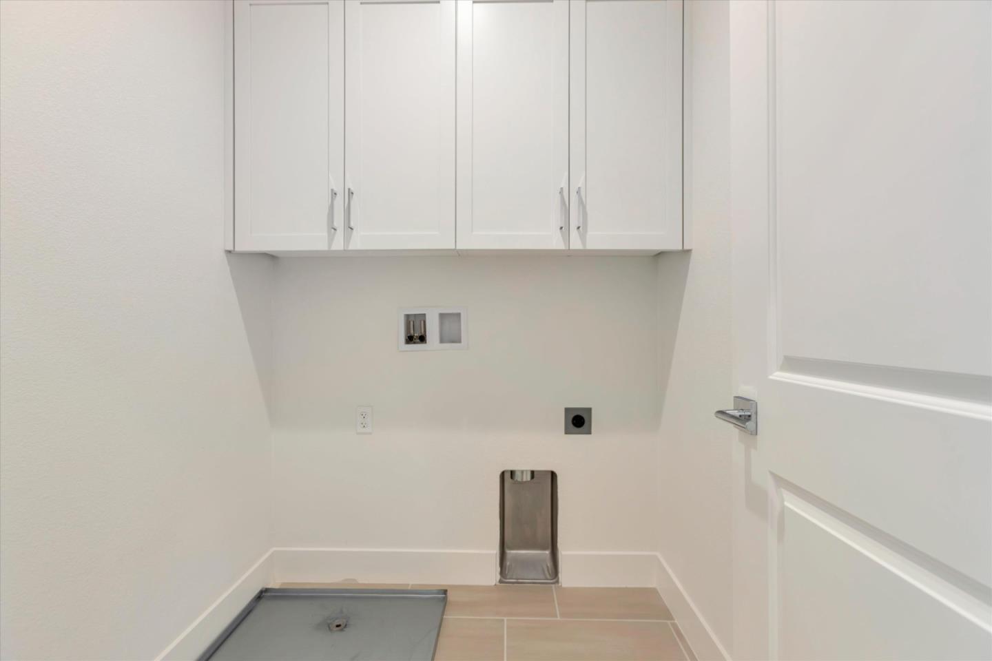 Detail Gallery Image 12 of 13 For 2739 Oak Rd, Walnut Creek,  CA 94597 - 3 Beds | 3/1 Baths