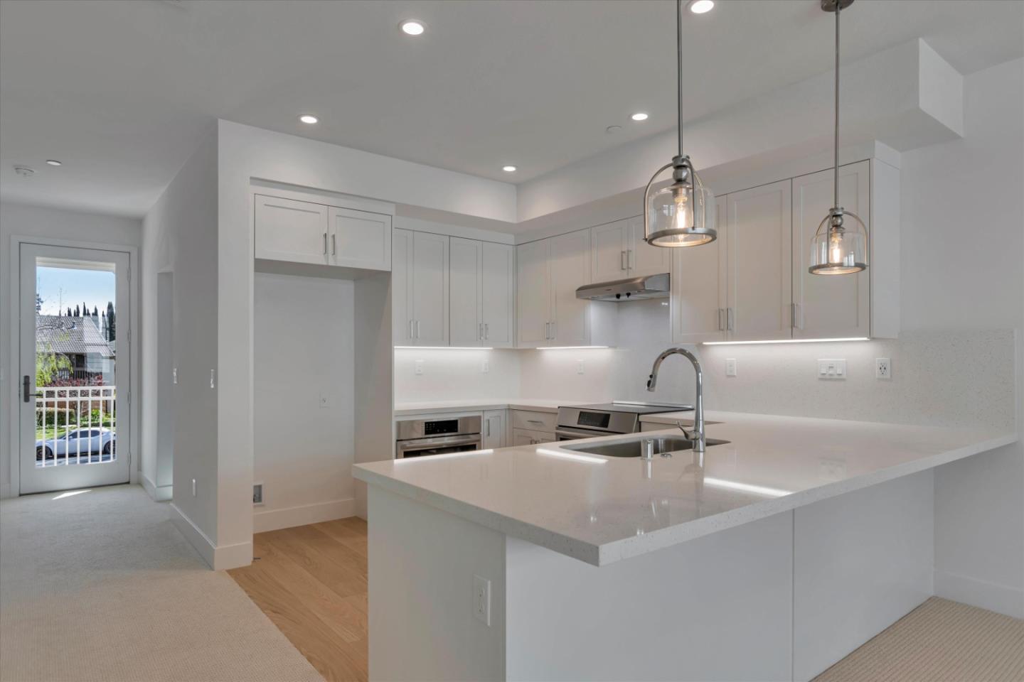 Detail Gallery Image 3 of 13 For 2739 Oak Rd, Walnut Creek,  CA 94597 - 3 Beds | 3/1 Baths