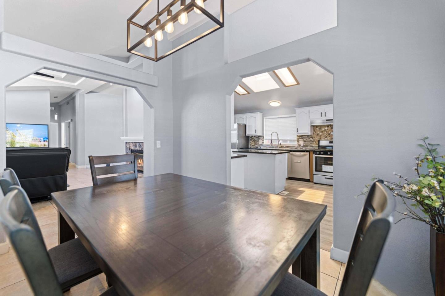 Detail Gallery Image 12 of 32 For 270 El Bosque Dr #270,  San Jose,  CA 95134 - 3 Beds | 2 Baths