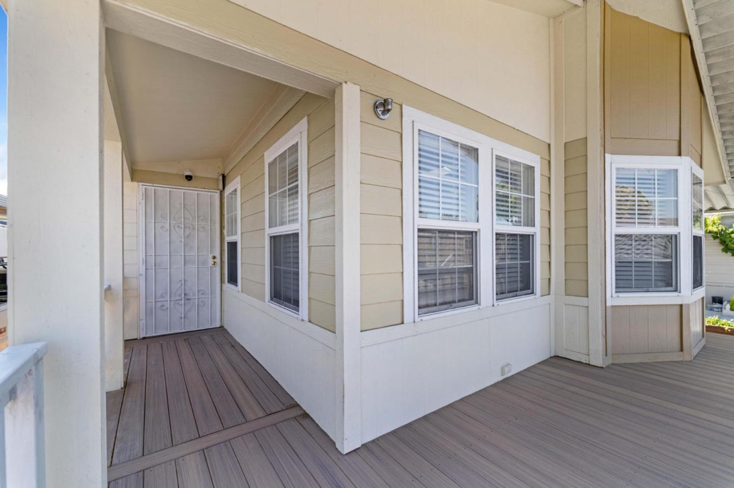 Detail Gallery Image 3 of 32 For 270 El Bosque Dr #270,  San Jose,  CA 95134 - 3 Beds | 2 Baths