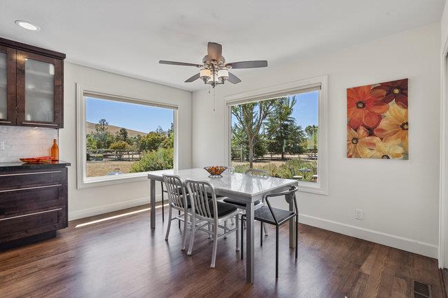 Detail Gallery Image 18 of 68 For 5636 Sundown Ln, Tres Pinos,  CA 95075 - 3 Beds | 2/1 Baths