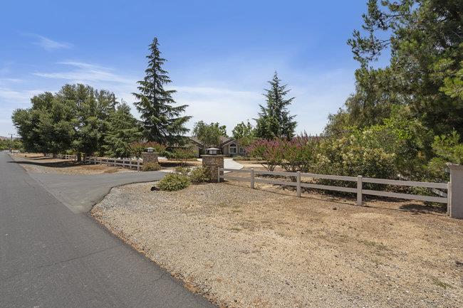 Detail Gallery Image 2 of 68 For 5636 Sundown Ln, Tres Pinos,  CA 95075 - 3 Beds | 2/1 Baths