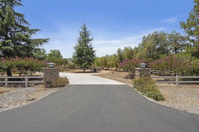 Detail Gallery Image 3 of 68 For 5636 Sundown Ln, Tres Pinos,  CA 95075 - 3 Beds | 2/1 Baths