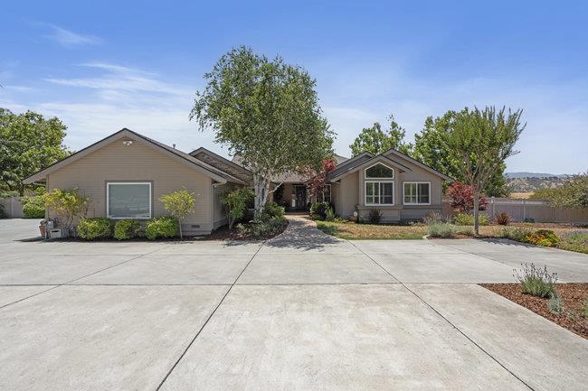 Detail Gallery Image 4 of 68 For 5636 Sundown Ln, Tres Pinos,  CA 95075 - 3 Beds | 2/1 Baths