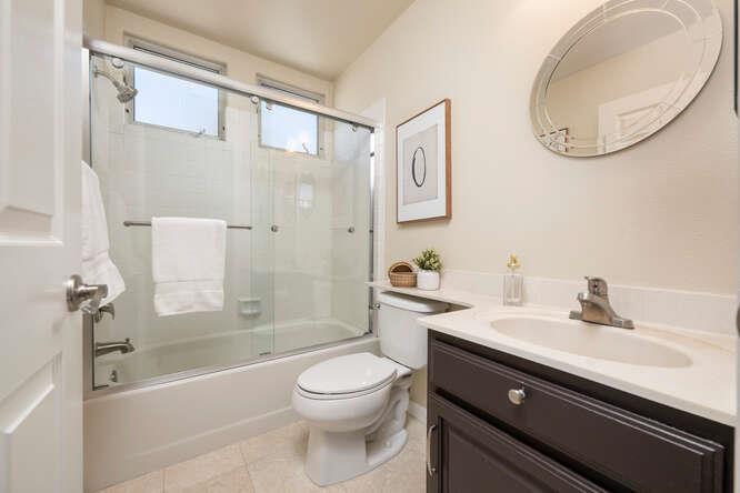 Detail Gallery Image 26 of 32 For 808 Lakeshore Dr, Redwood Shores,  CA 94065 - 2 Beds | 2 Baths