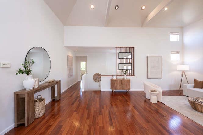 Detail Gallery Image 3 of 32 For 808 Lakeshore Dr, Redwood Shores,  CA 94065 - 2 Beds | 2 Baths