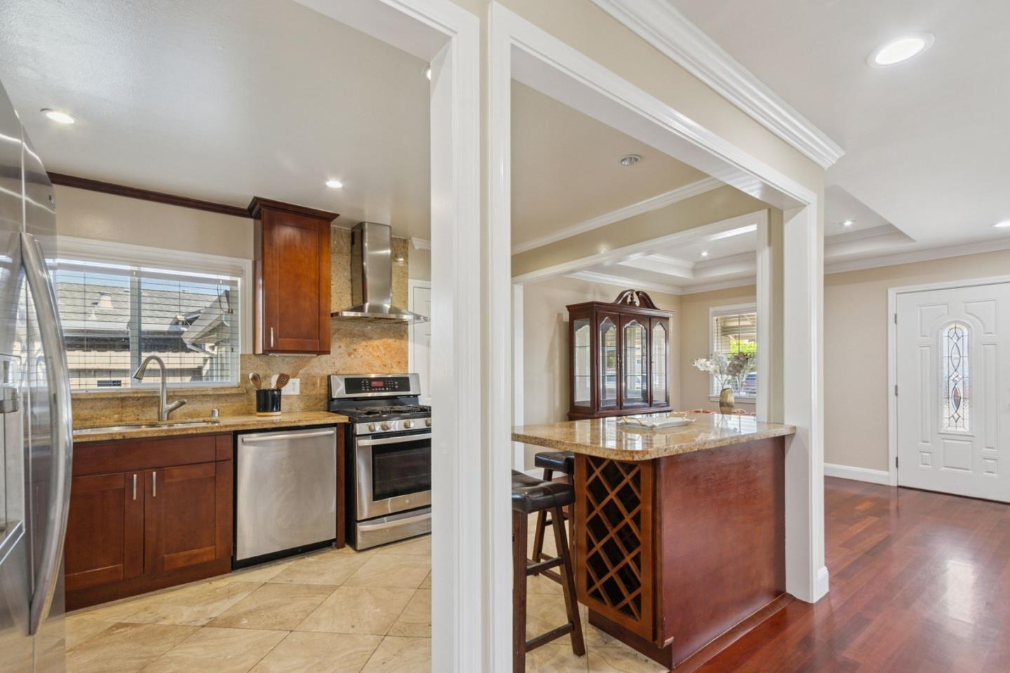 Detail Gallery Image 11 of 22 For 1662 Washington St, San Mateo,  CA 94403 - 3 Beds | 2 Baths