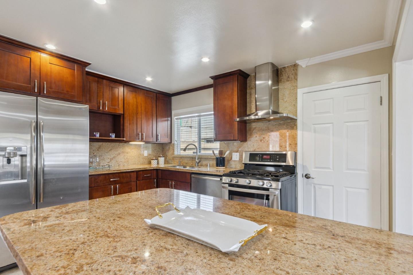 Detail Gallery Image 12 of 22 For 1662 Washington St, San Mateo,  CA 94403 - 3 Beds | 2 Baths
