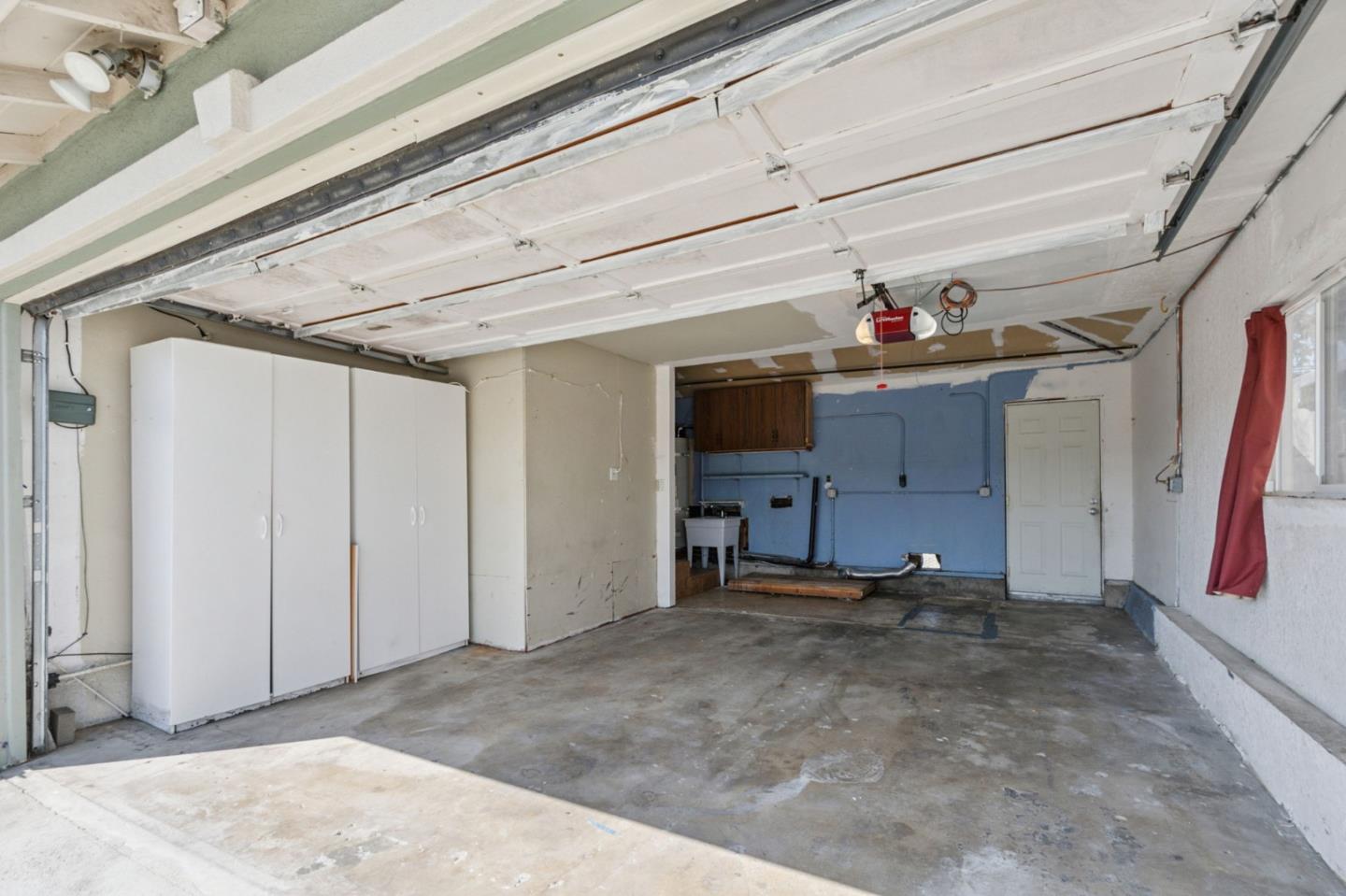 Detail Gallery Image 2 of 22 For 1662 Washington St, San Mateo,  CA 94403 - 3 Beds | 2 Baths