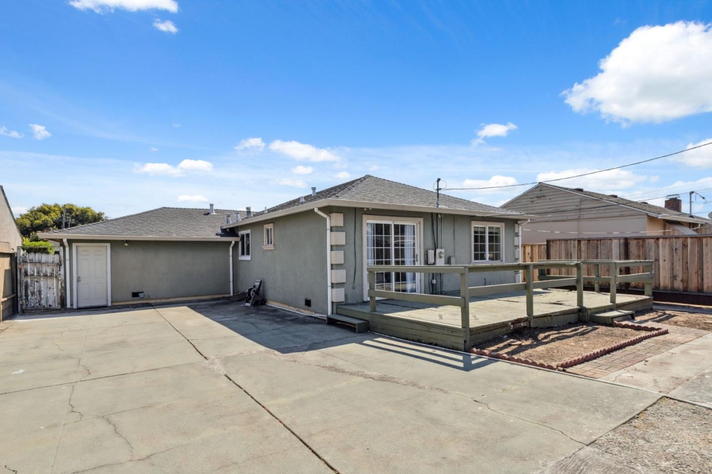 Detail Gallery Image 3 of 22 For 1662 Washington St, San Mateo,  CA 94403 - 3 Beds | 2 Baths