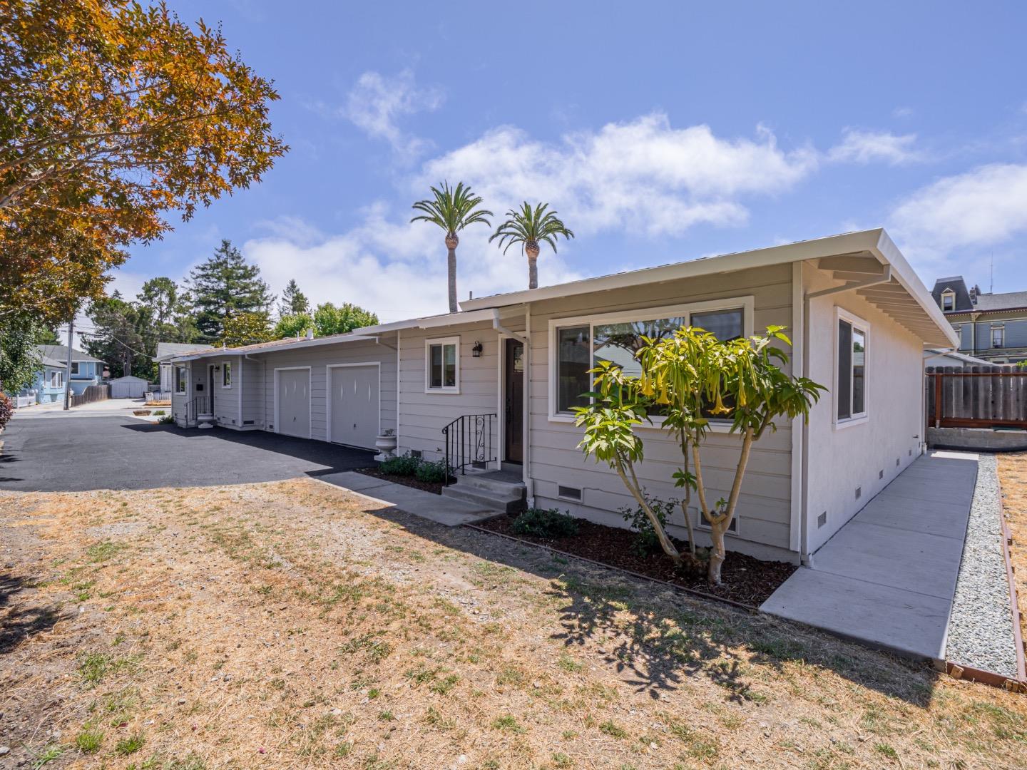 Detail Gallery Image 8 of 61 For 1221 Broadway, Santa Cruz,  CA 95062 - – Beds | – Baths