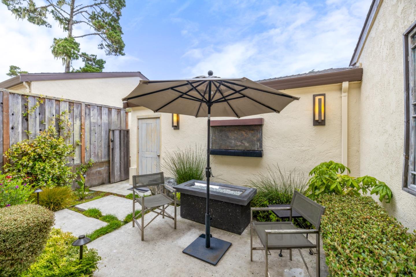 Detail Gallery Image 36 of 42 For 1007 Brentwood Ct, Pacific Grove,  CA 93950 - 3 Beds | 2/1 Baths