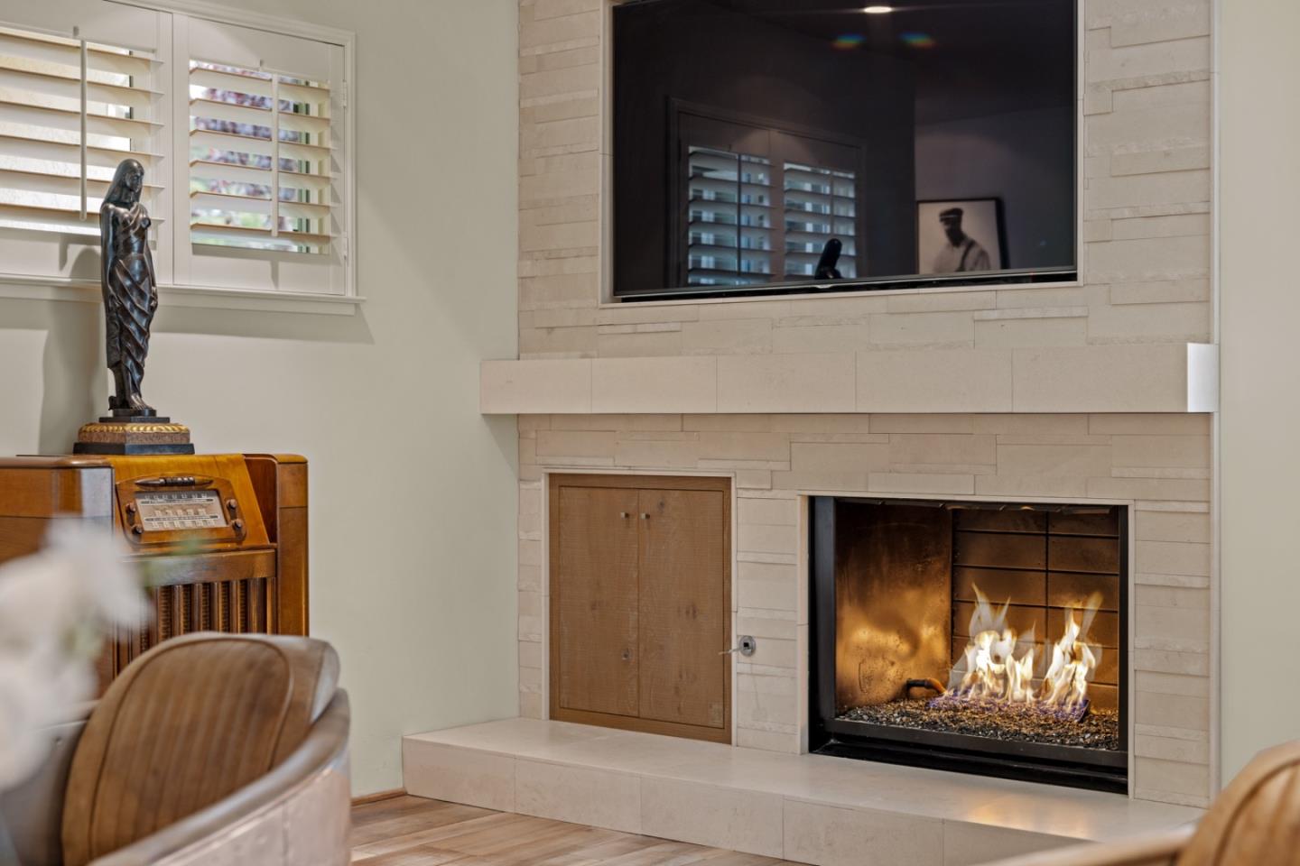 Detail Gallery Image 5 of 42 For 1007 Brentwood Ct, Pacific Grove,  CA 93950 - 3 Beds | 2/1 Baths