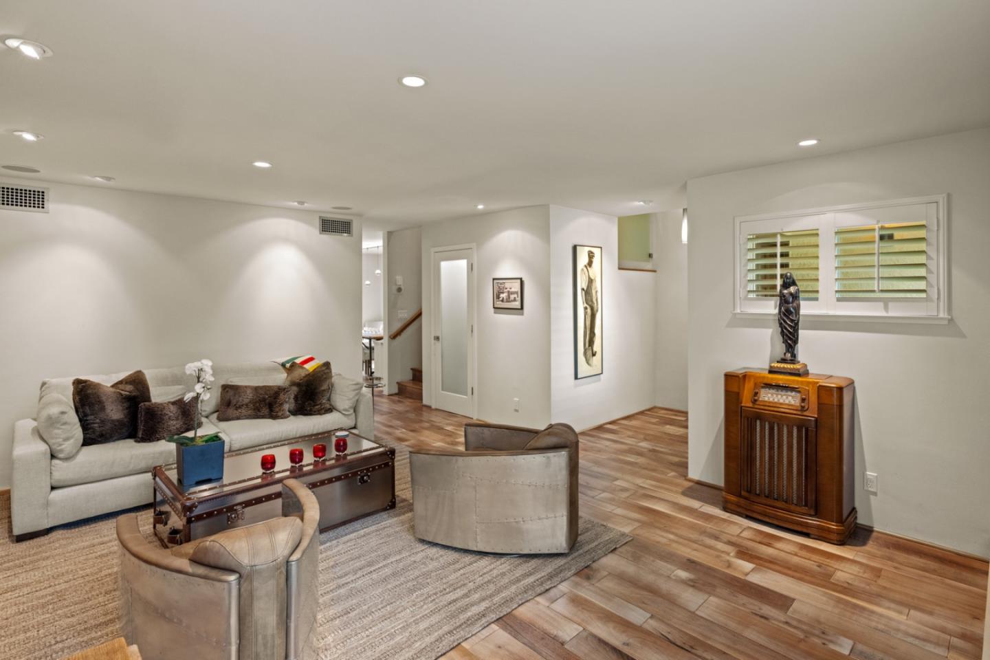 Detail Gallery Image 7 of 42 For 1007 Brentwood Ct, Pacific Grove,  CA 93950 - 3 Beds | 2/1 Baths