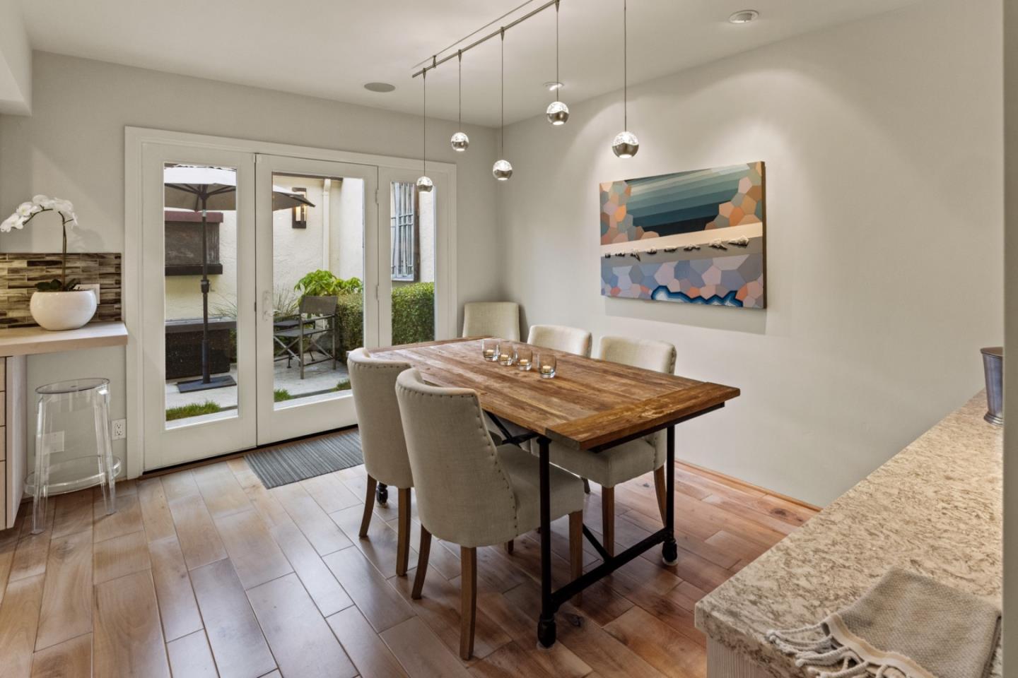 Detail Gallery Image 8 of 42 For 1007 Brentwood Ct, Pacific Grove,  CA 93950 - 3 Beds | 2/1 Baths