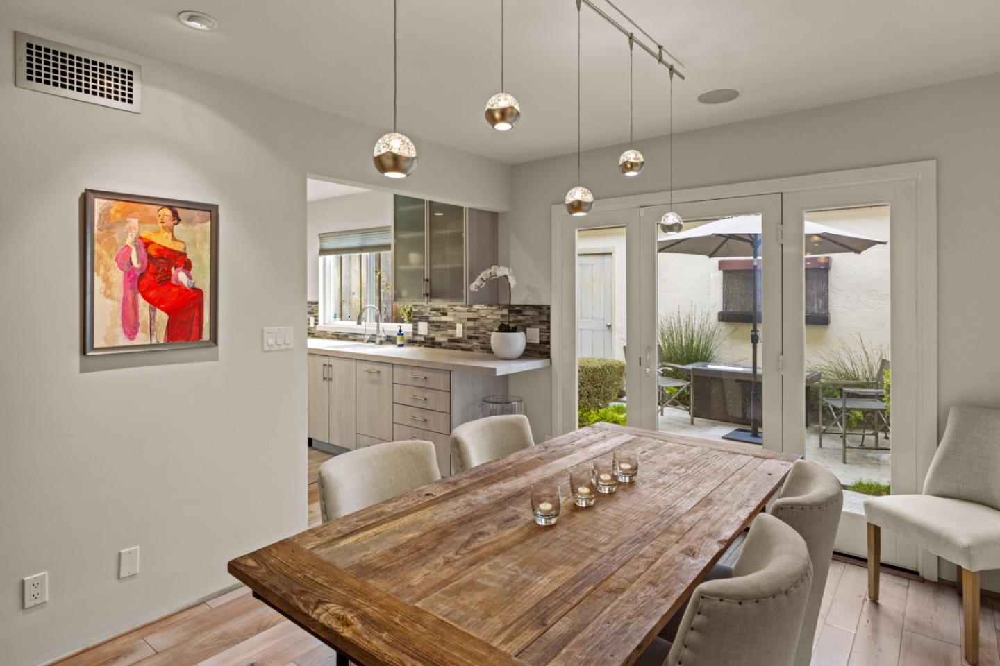 Detail Gallery Image 9 of 42 For 1007 Brentwood Ct, Pacific Grove,  CA 93950 - 3 Beds | 2/1 Baths