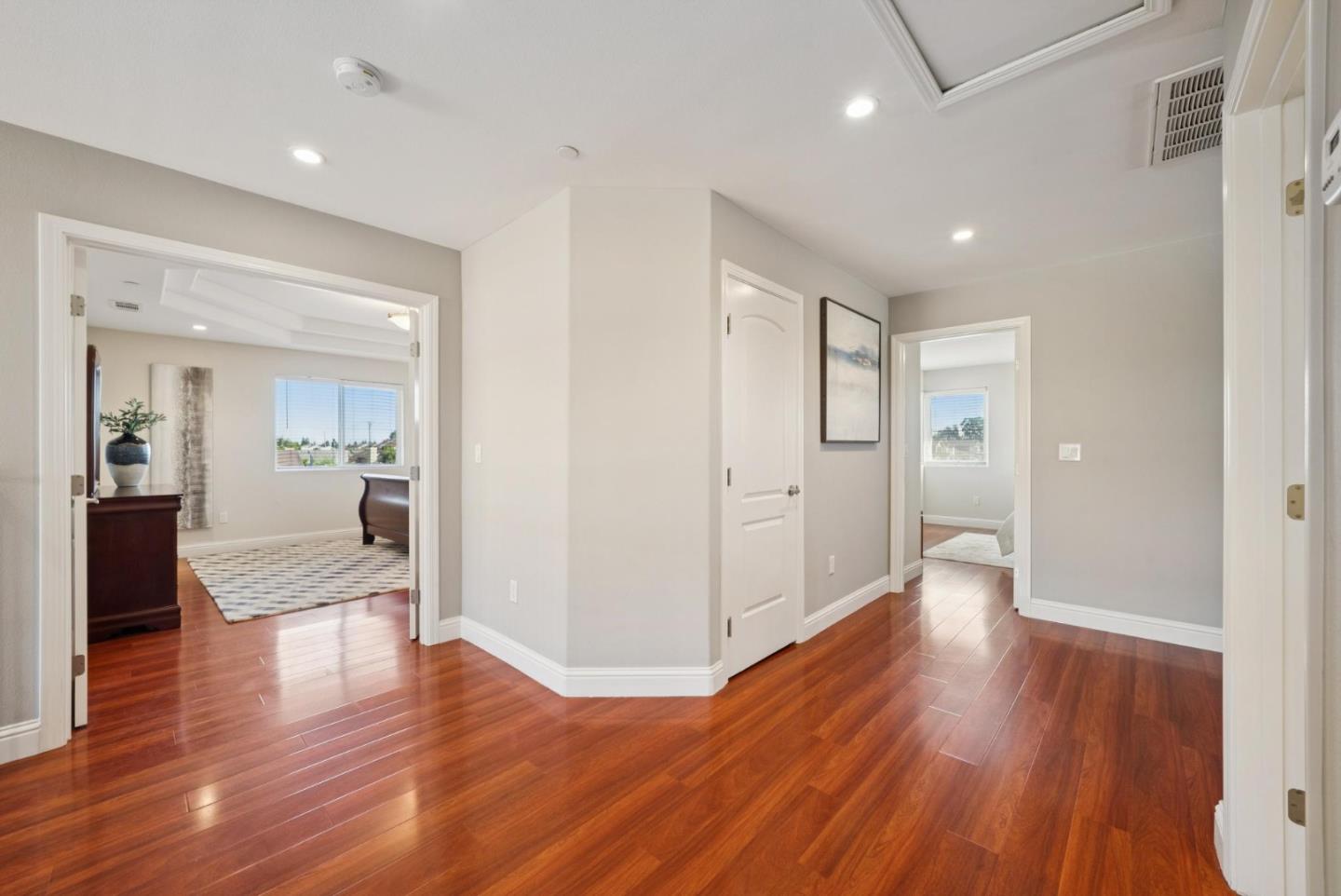 Detail Gallery Image 14 of 41 For 29356 Taylor Ave, Hayward,  CA 94544 - 4 Beds | 3/1 Baths