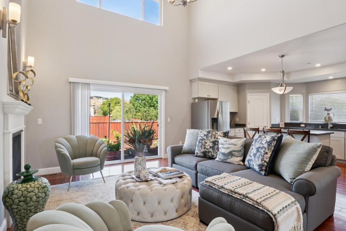 Detail Gallery Image 2 of 41 For 29356 Taylor Ave, Hayward,  CA 94544 - 4 Beds | 3/1 Baths