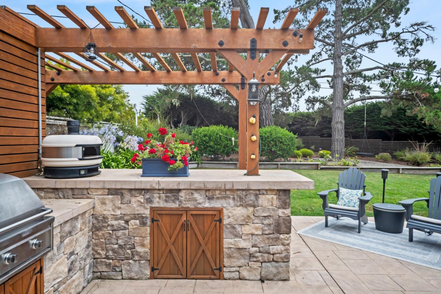 Detail Gallery Image 24 of 30 For 25750 Rio Vista Dr, Carmel,  CA 93923 - 4 Beds | 3 Baths