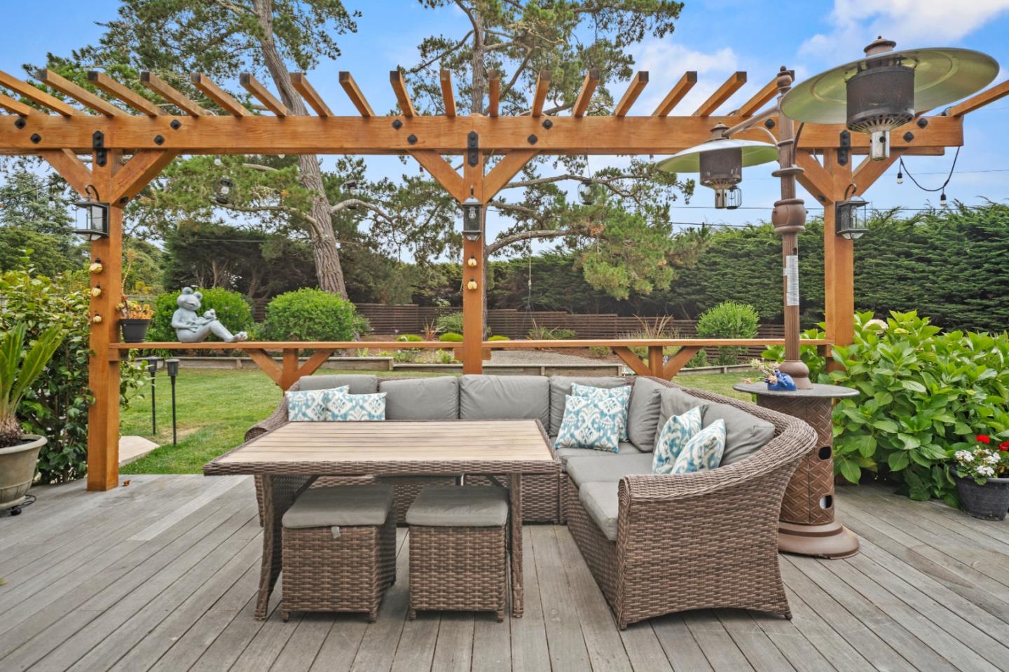 Detail Gallery Image 27 of 30 For 25750 Rio Vista Dr, Carmel,  CA 93923 - 4 Beds | 3 Baths