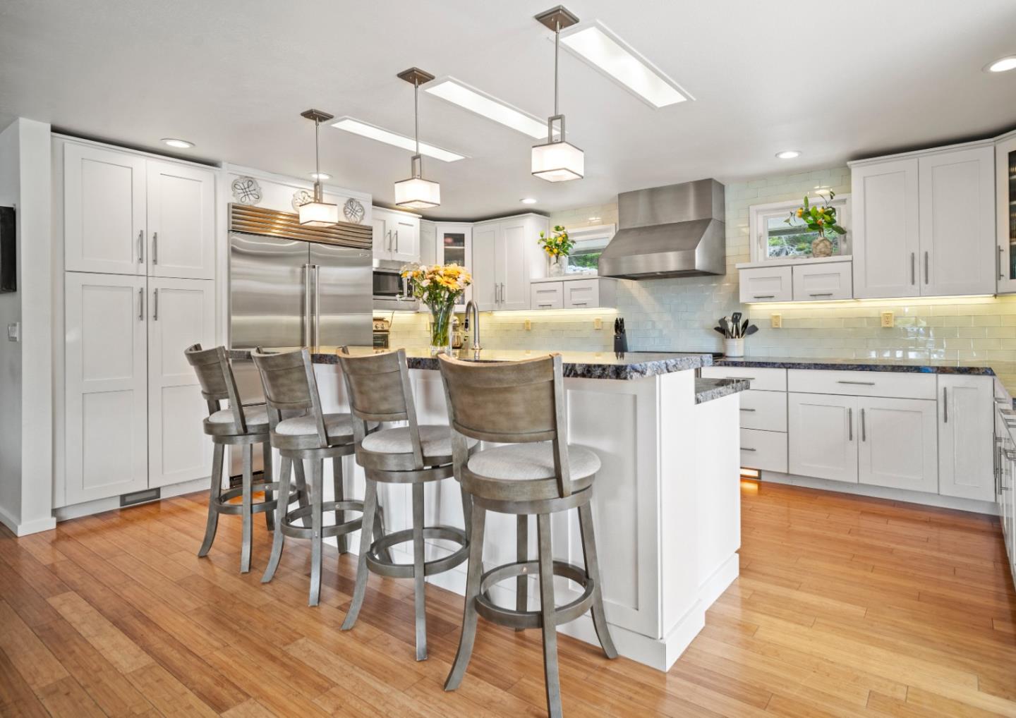Detail Gallery Image 5 of 30 For 25750 Rio Vista Dr, Carmel,  CA 93923 - 4 Beds | 3 Baths