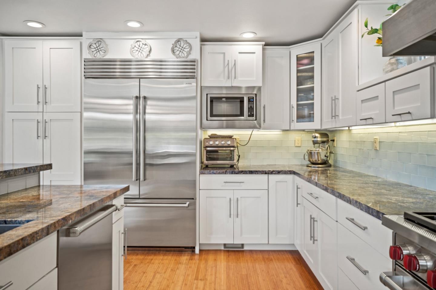 Detail Gallery Image 8 of 30 For 25750 Rio Vista Dr, Carmel,  CA 93923 - 4 Beds | 3 Baths