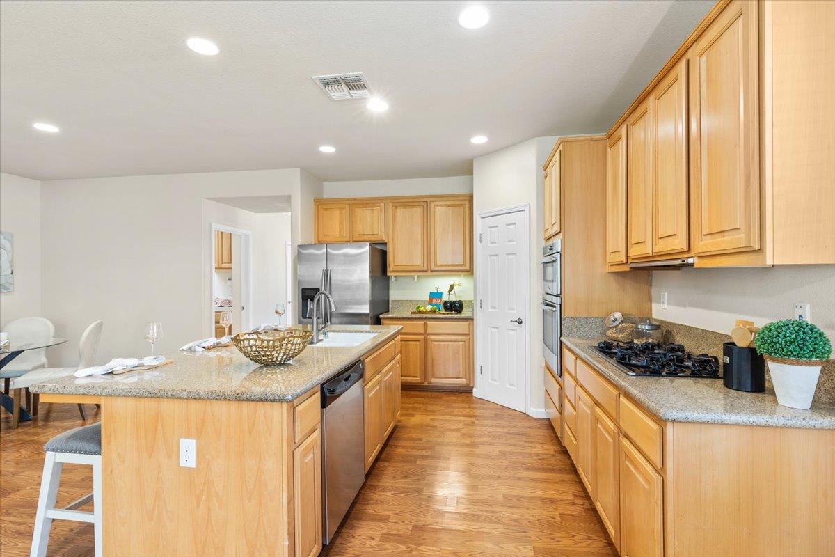 Detail Gallery Image 17 of 48 For 457 Monte Oro St, Manteca,  CA 95337 - 3 Beds | 2 Baths