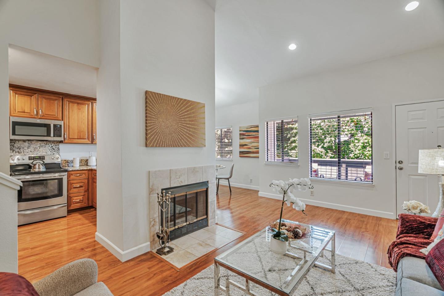 Detail Gallery Image 13 of 39 For 4020 Williams Rd #8,  San Jose,  CA 95117 - 2 Beds | 2 Baths