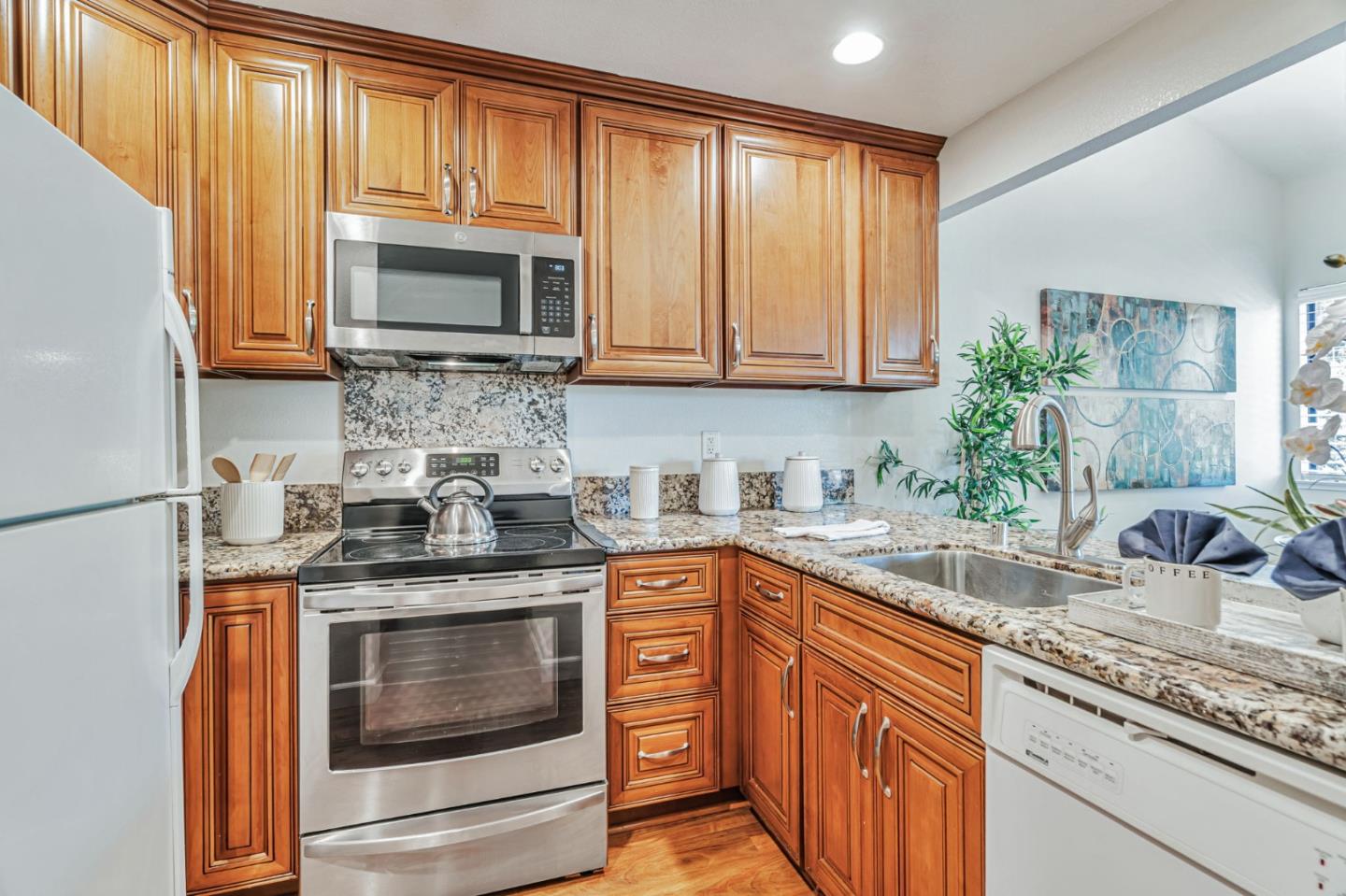 Detail Gallery Image 15 of 39 For 4020 Williams Rd #8,  San Jose,  CA 95117 - 2 Beds | 2 Baths