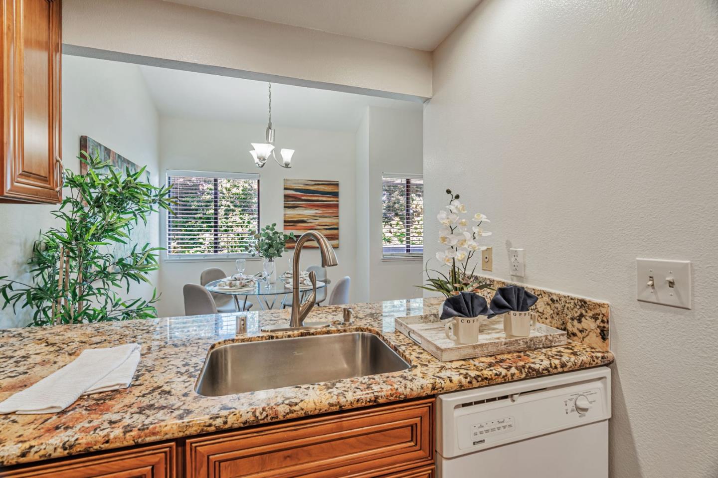 Detail Gallery Image 17 of 39 For 4020 Williams Rd #8,  San Jose,  CA 95117 - 2 Beds | 2 Baths