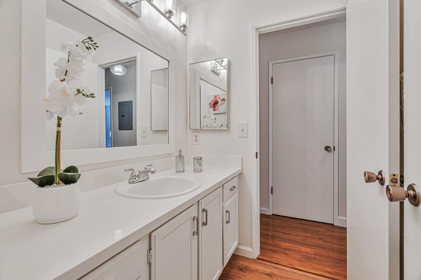 Detail Gallery Image 27 of 39 For 4020 Williams Rd #8,  San Jose,  CA 95117 - 2 Beds | 2 Baths