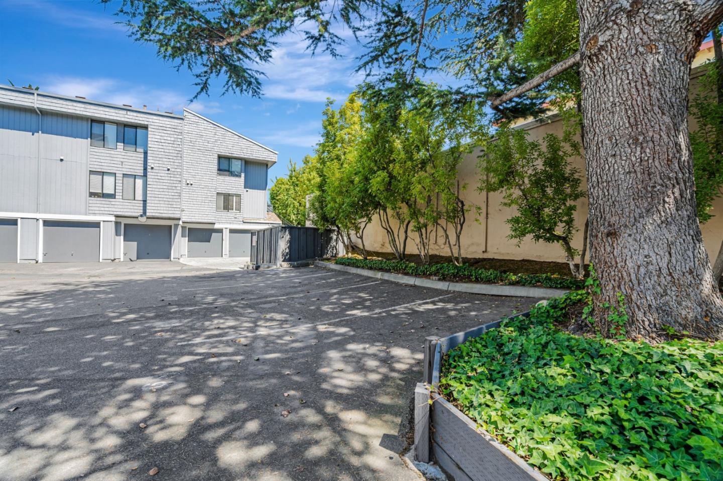 Detail Gallery Image 38 of 39 For 4020 Williams Rd #8,  San Jose,  CA 95117 - 2 Beds | 2 Baths