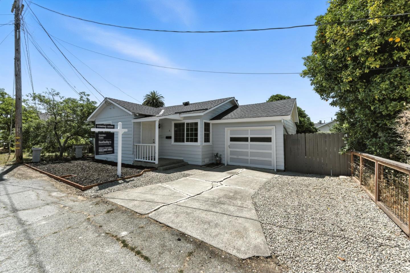 Detail Gallery Image 2 of 23 For 6 Clinton Ct, Redwood City,  CA 94061 - 2 Beds | 1 Baths