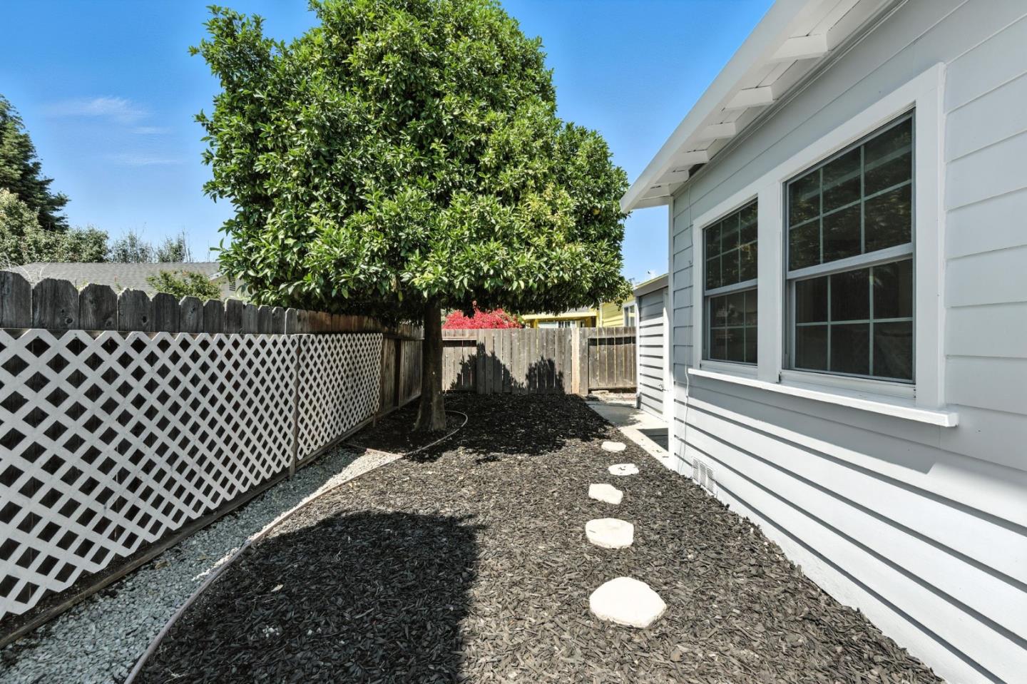 Detail Gallery Image 20 of 23 For 6 Clinton Ct, Redwood City,  CA 94061 - 2 Beds | 1 Baths