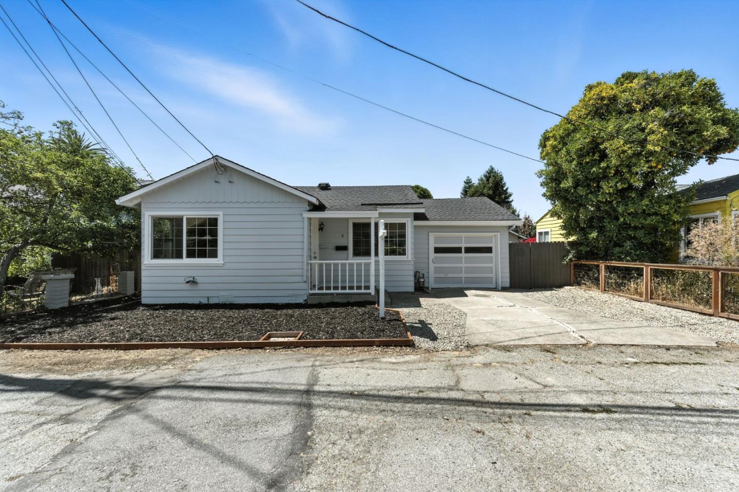 Detail Gallery Image 3 of 23 For 6 Clinton Ct, Redwood City,  CA 94061 - 2 Beds | 1 Baths