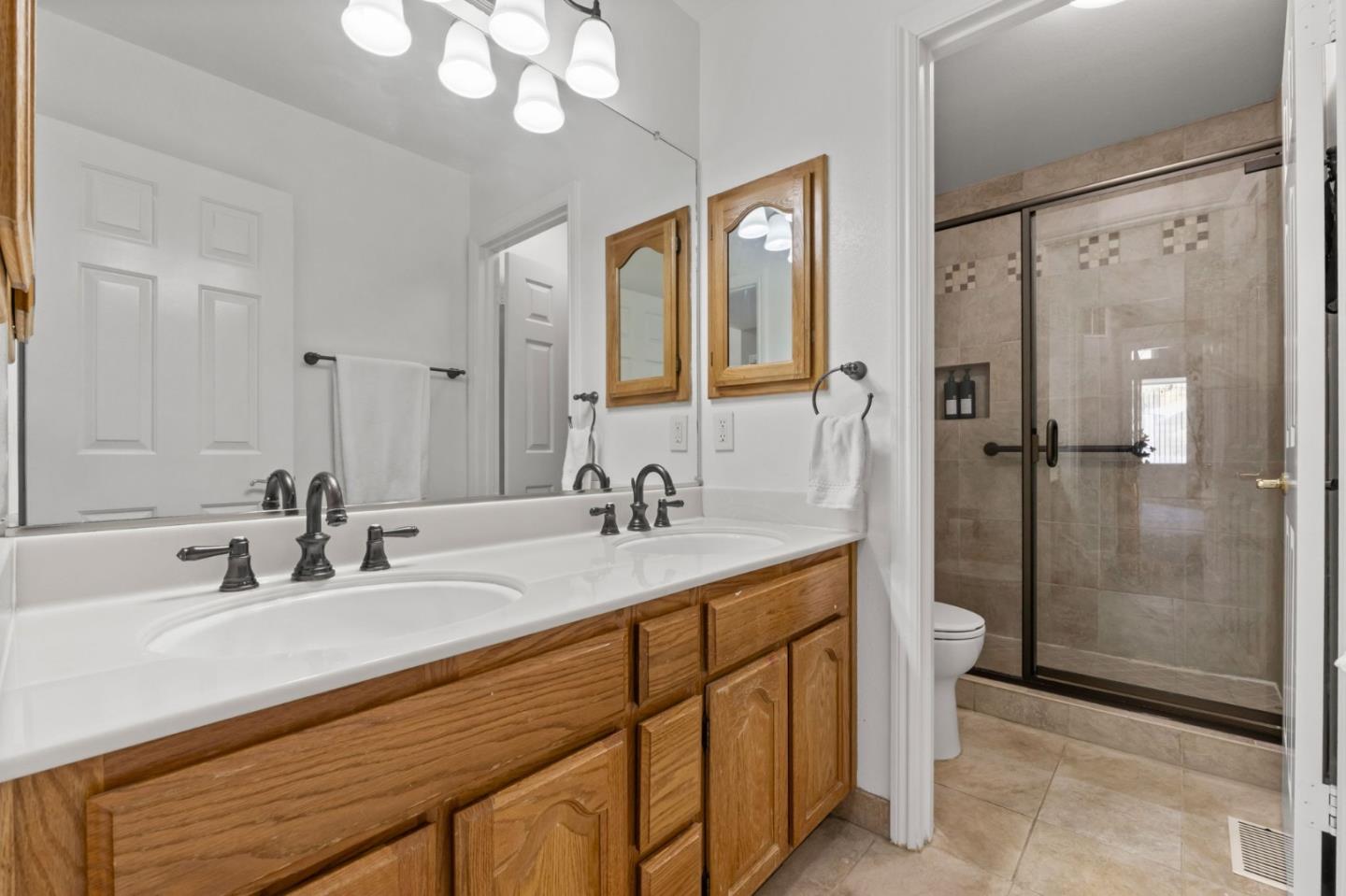 Detail Gallery Image 10 of 21 For 38173 Canyon Oaks Ct, Fremont,  CA 94536 - 4 Beds | 3 Baths