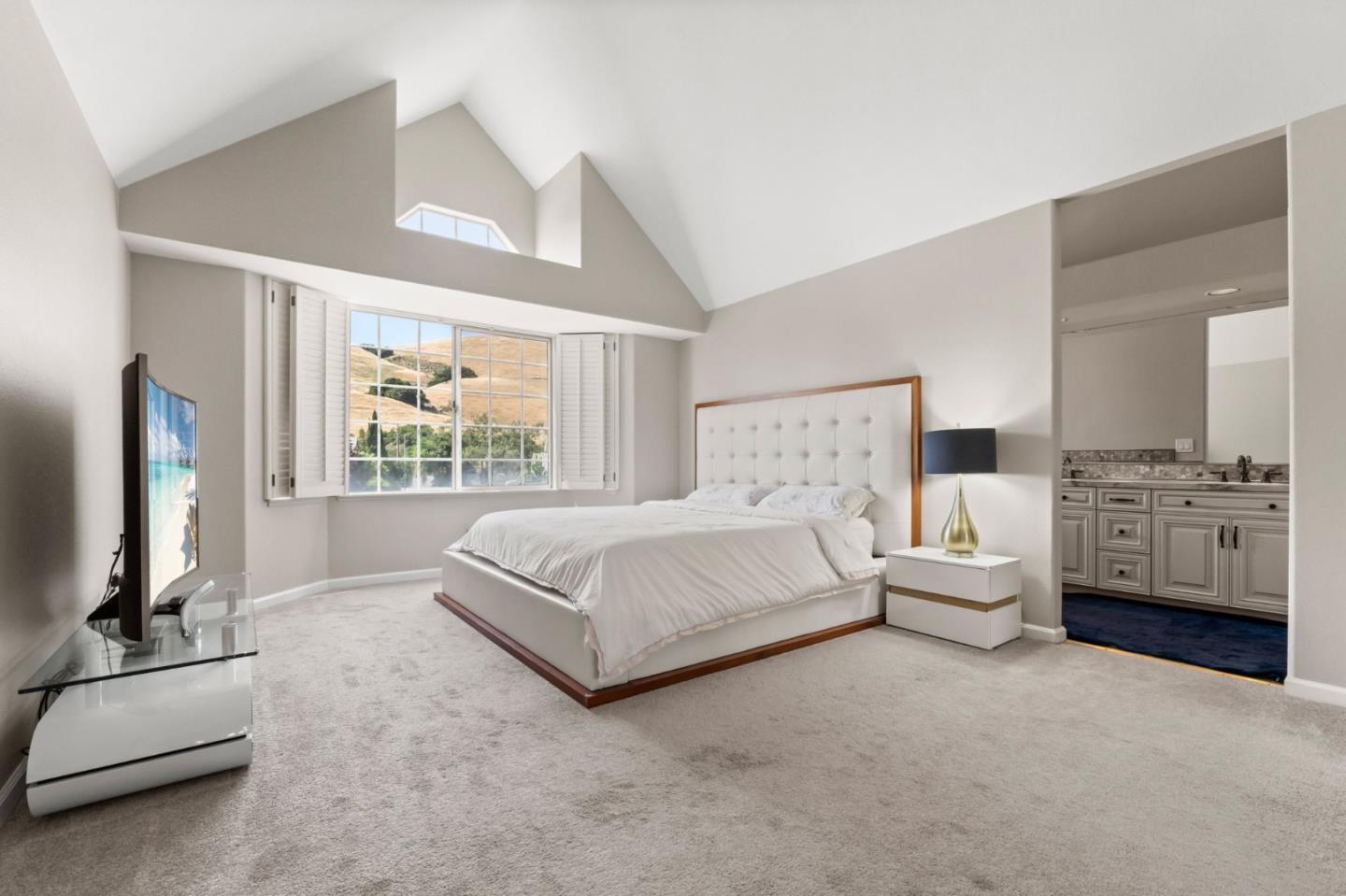 Detail Gallery Image 13 of 21 For 38173 Canyon Oaks Ct, Fremont,  CA 94536 - 4 Beds | 3 Baths