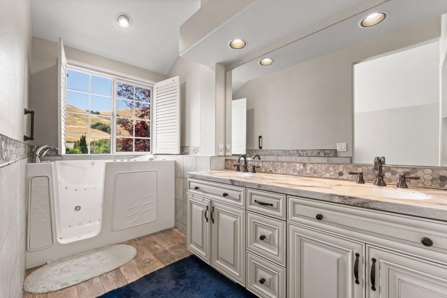 Detail Gallery Image 14 of 21 For 38173 Canyon Oaks Ct, Fremont,  CA 94536 - 4 Beds | 3 Baths