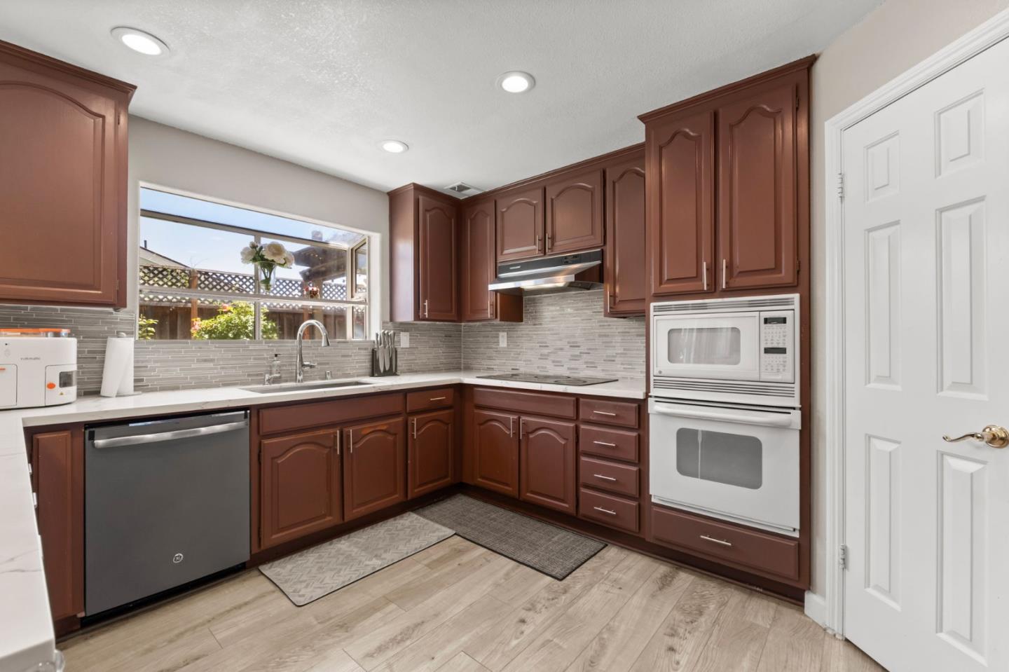 Detail Gallery Image 4 of 21 For 38173 Canyon Oaks Ct, Fremont,  CA 94536 - 4 Beds | 3 Baths